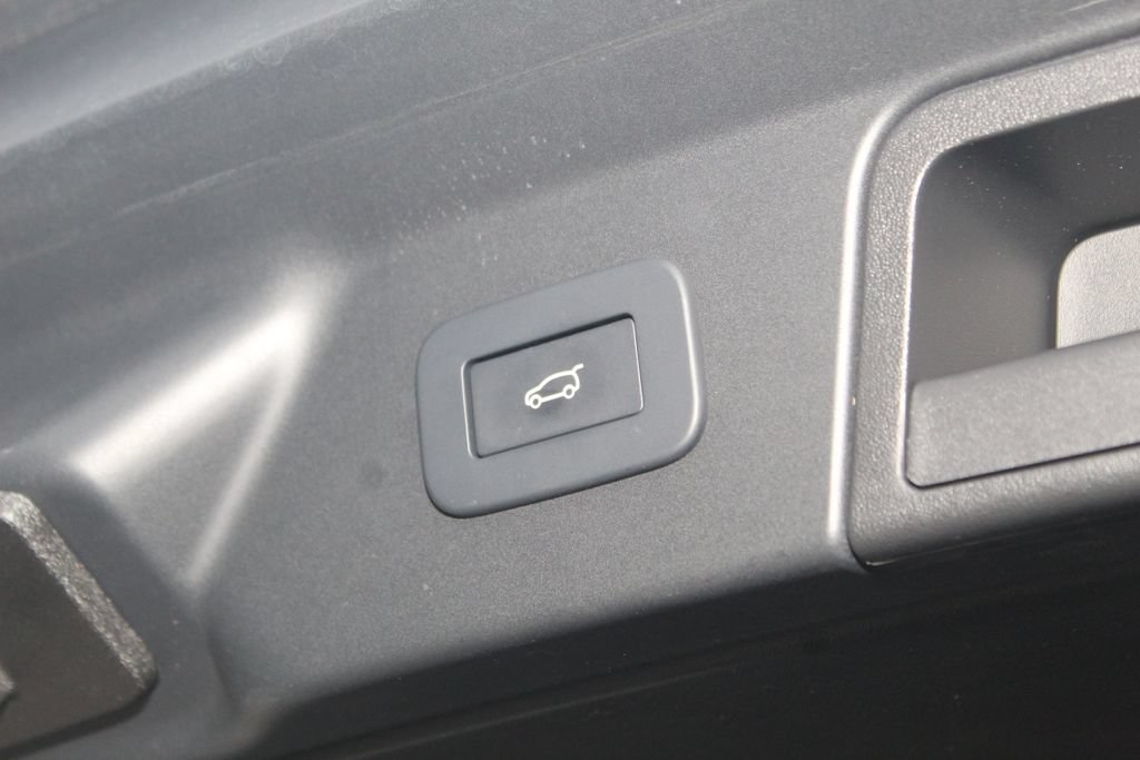 Used 2023 Land Rover Range Rover Velar R-Dynamic S AWD/4WD image 13