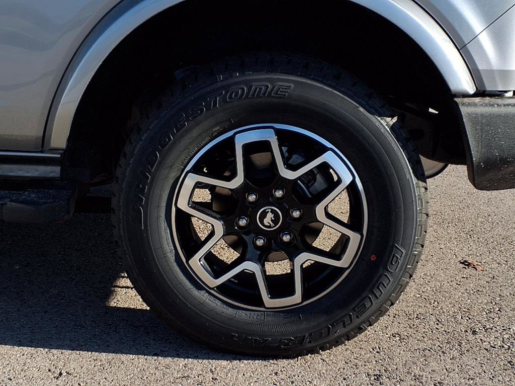 New 2024 Ford Bronco Outer Banks image 11