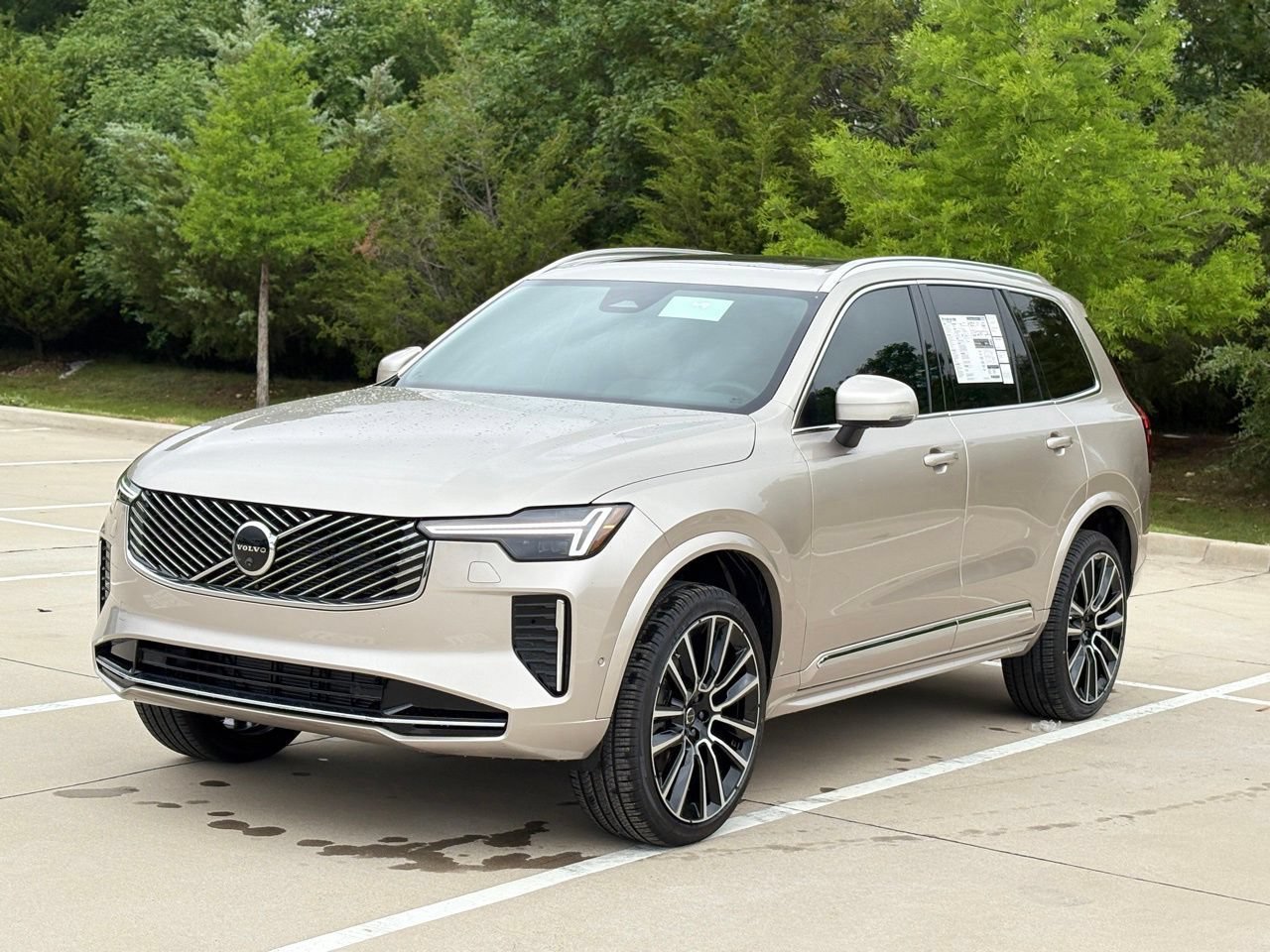 New 2026 Volvo XC90 B6 Plus w/ Protection Package Premier AWD/4WD image 2
