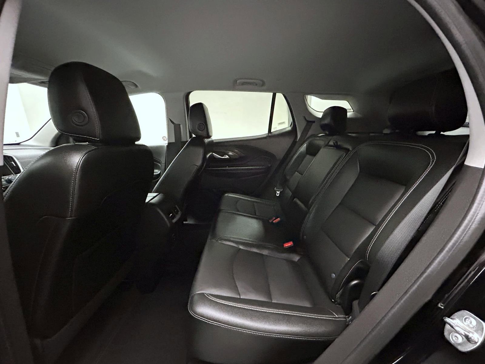 Used 2024 GMC Terrain SLT image 19