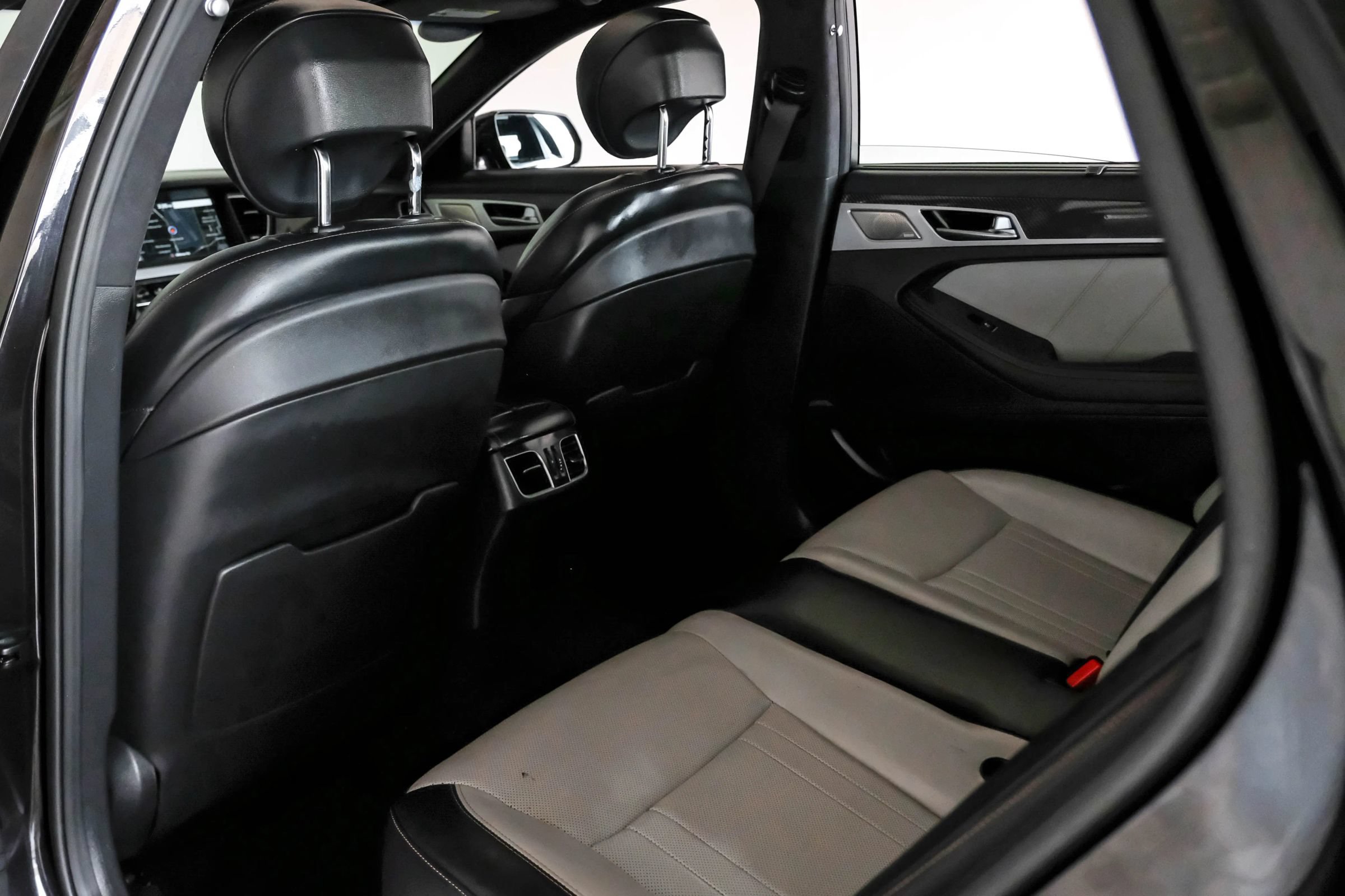 Used 2019 Genesis G80 3.3T Sport RWD image 37