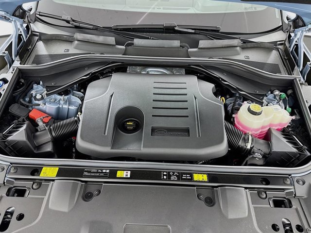 New 2026 Land Rover Range Rover SE image 32