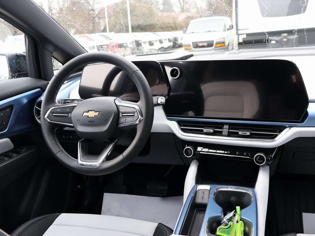 New 2026 Chevrolet Equinox EV LT w/ Convenience Package II FWD image 27