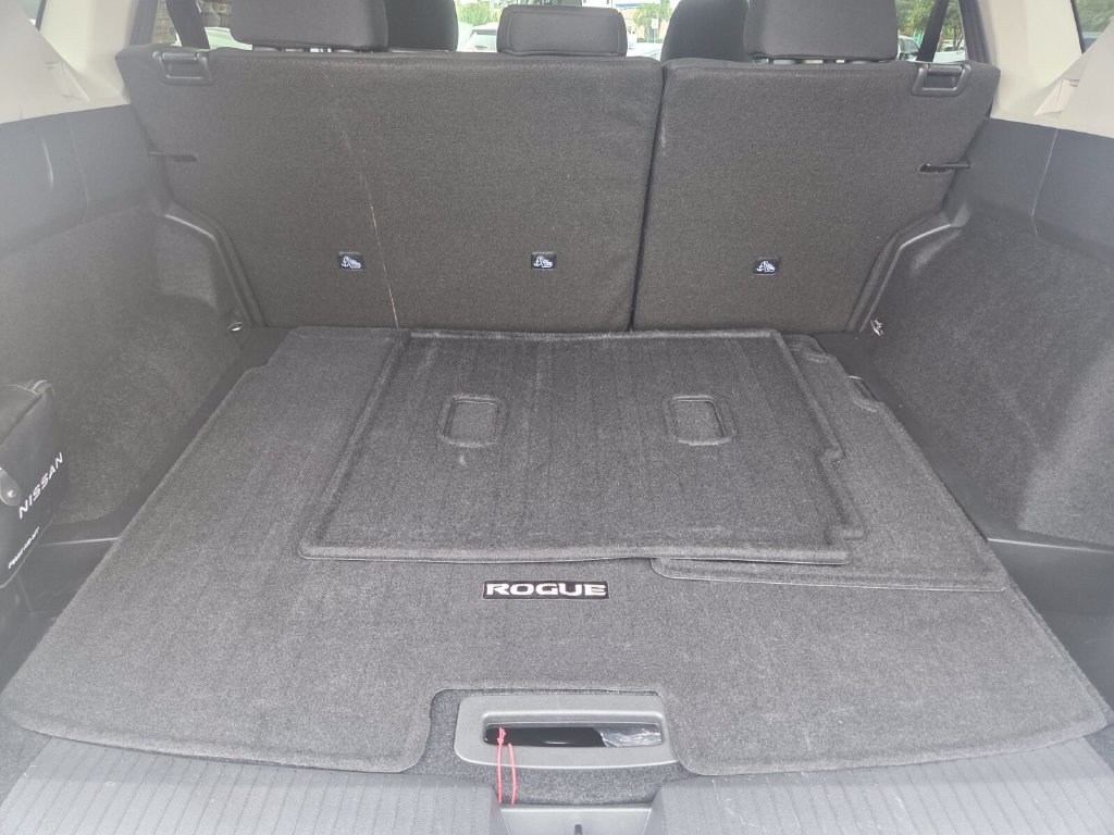 Used 2026 Nissan Rogue S FWD image 26