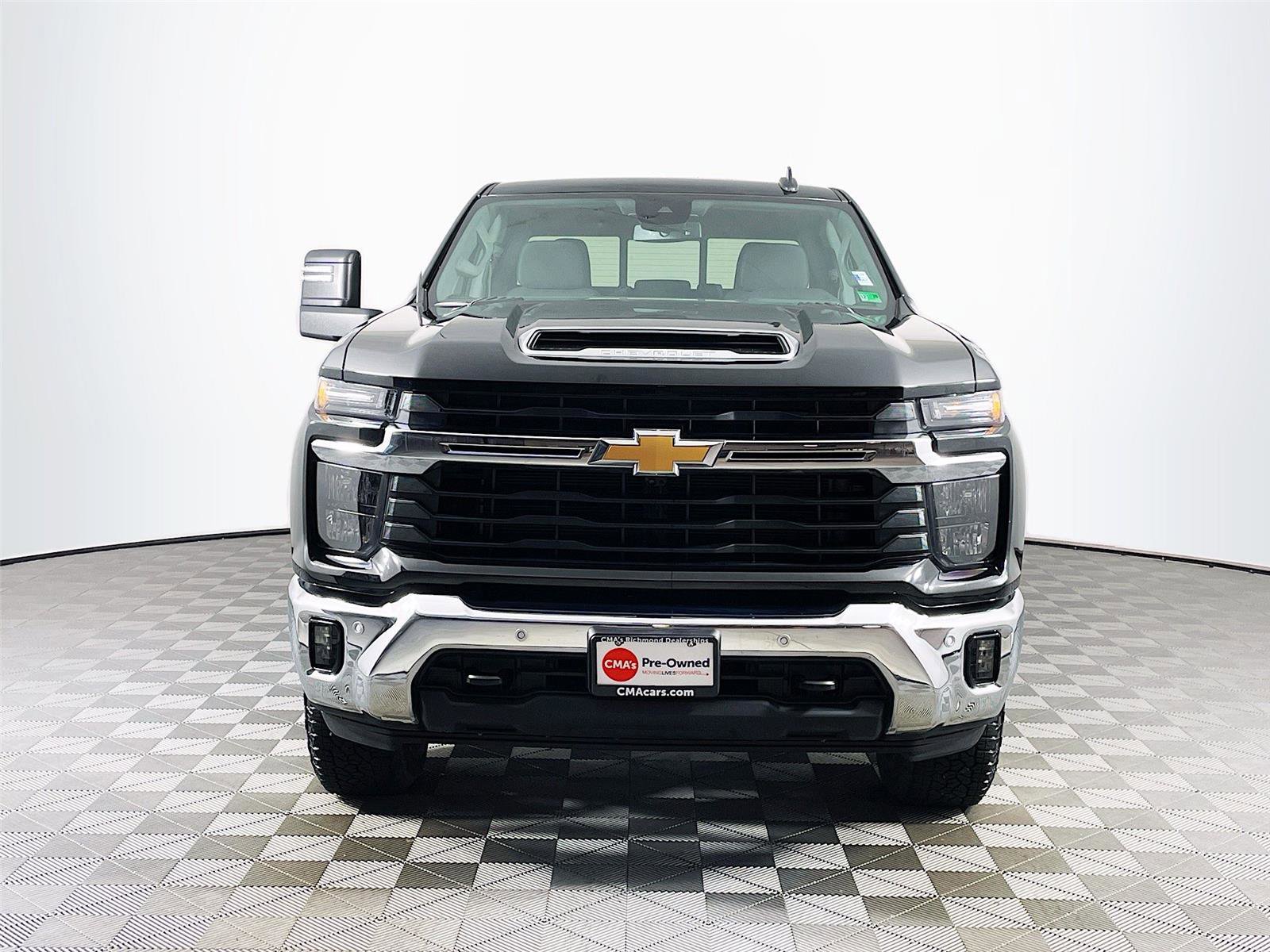 Used 2025 Chevrolet Silverado 2500 LT w/ Safety Package image 2