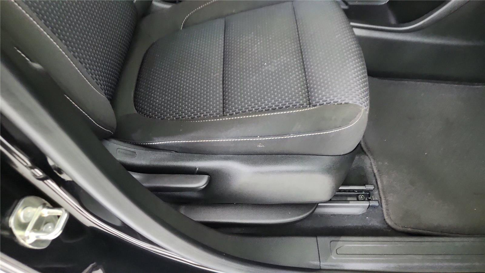 Used 2023 GMC Acadia SLE w/ Driver Convenience Package image 28