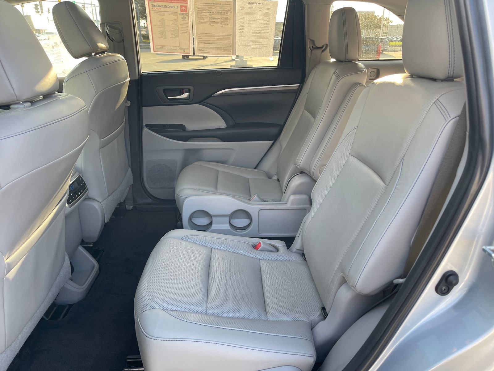 Used 2019 Toyota Highlander Limited Platinum FWD image 14