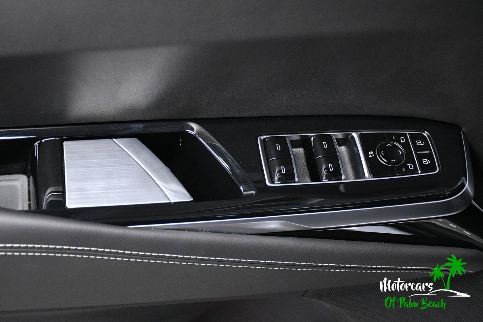 Used 2026 Cadillac Escalade V w/ LPO, ONYX Package image 25