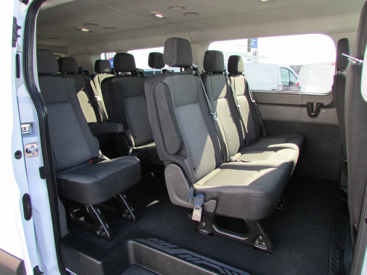 Used 2022 Ford Transit 350 XLT image 23