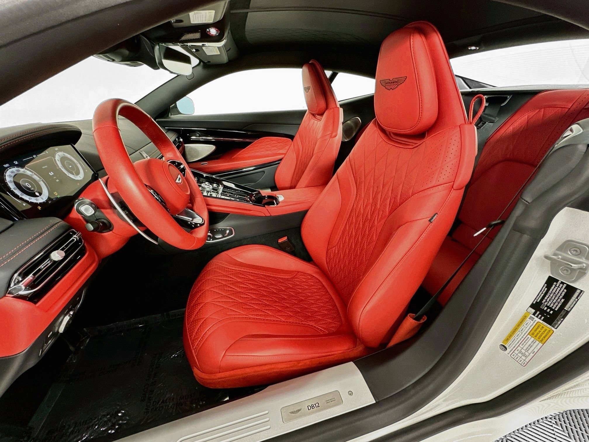Used 2024 Aston Martin DB12 Coupe RWD image 12