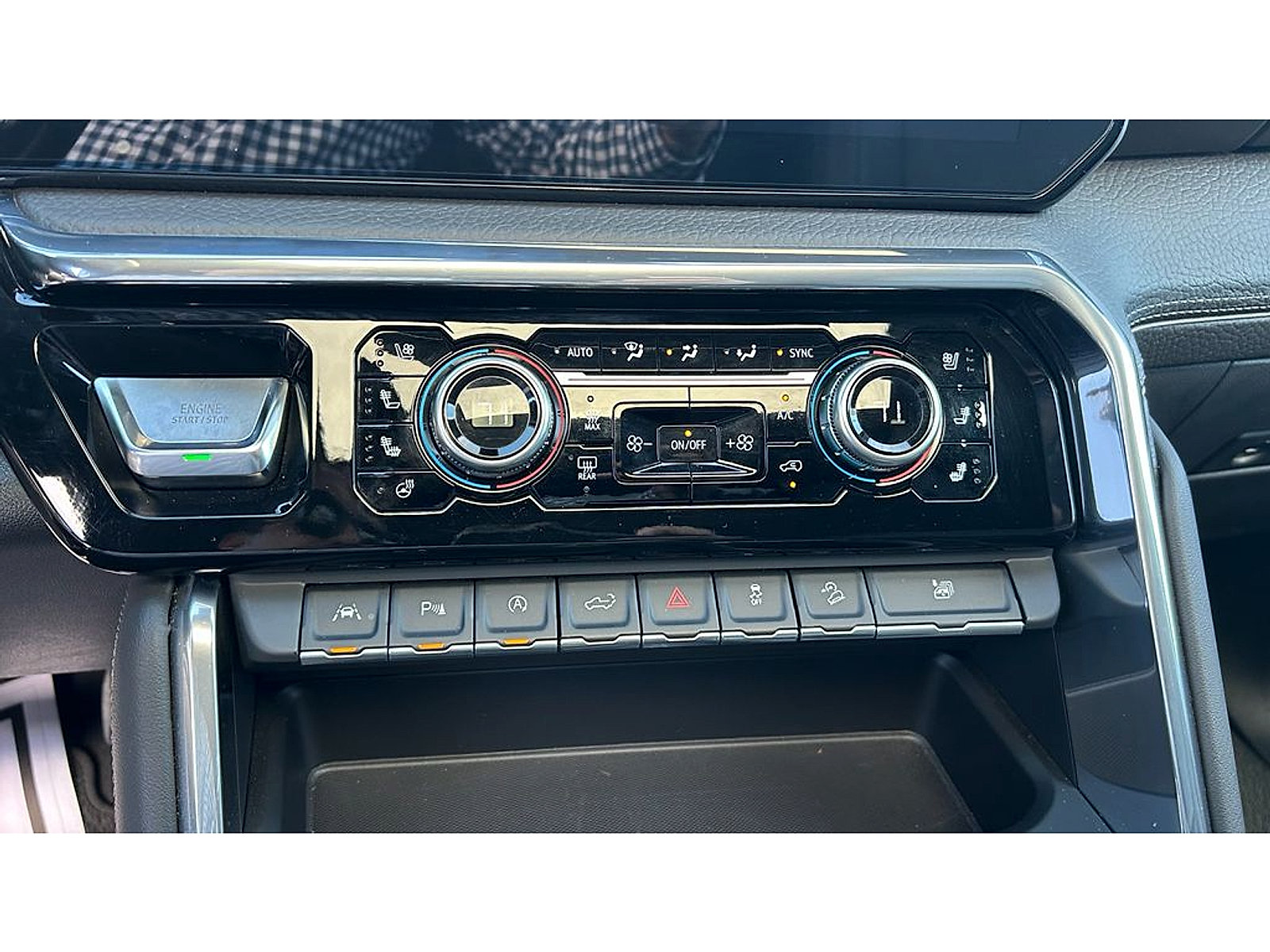 Used 2024 GMC Sierra 1500 Denali AWD/4WD image 11