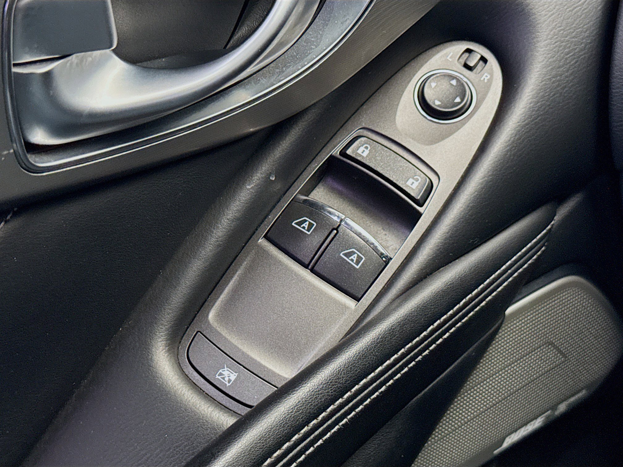 Used 2018 INFINITI Q60 3.0t Luxe w/ Sensory Package 3.0T Luxe image 12