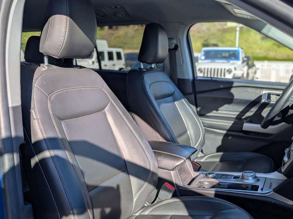 Used 2022 Ford Explorer XLT w/ Equipment Group 202A image 32