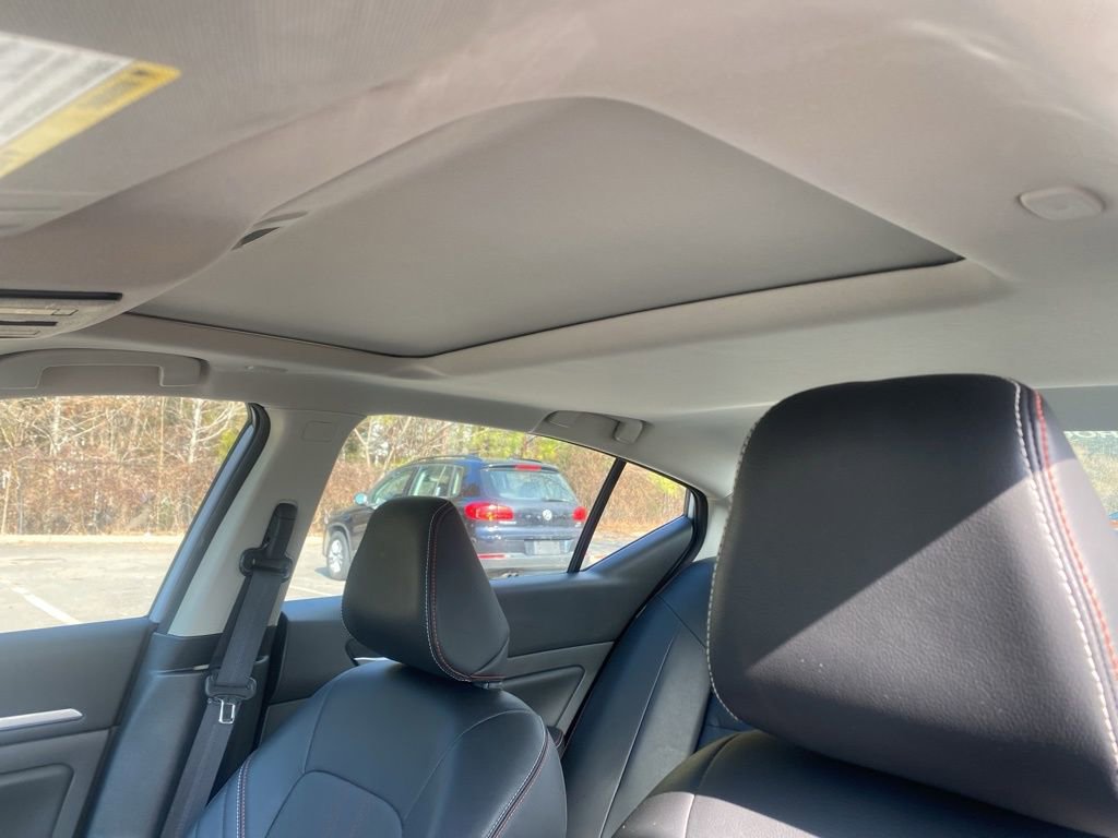 Used 2024 Nissan Altima 2.0 SR image 17