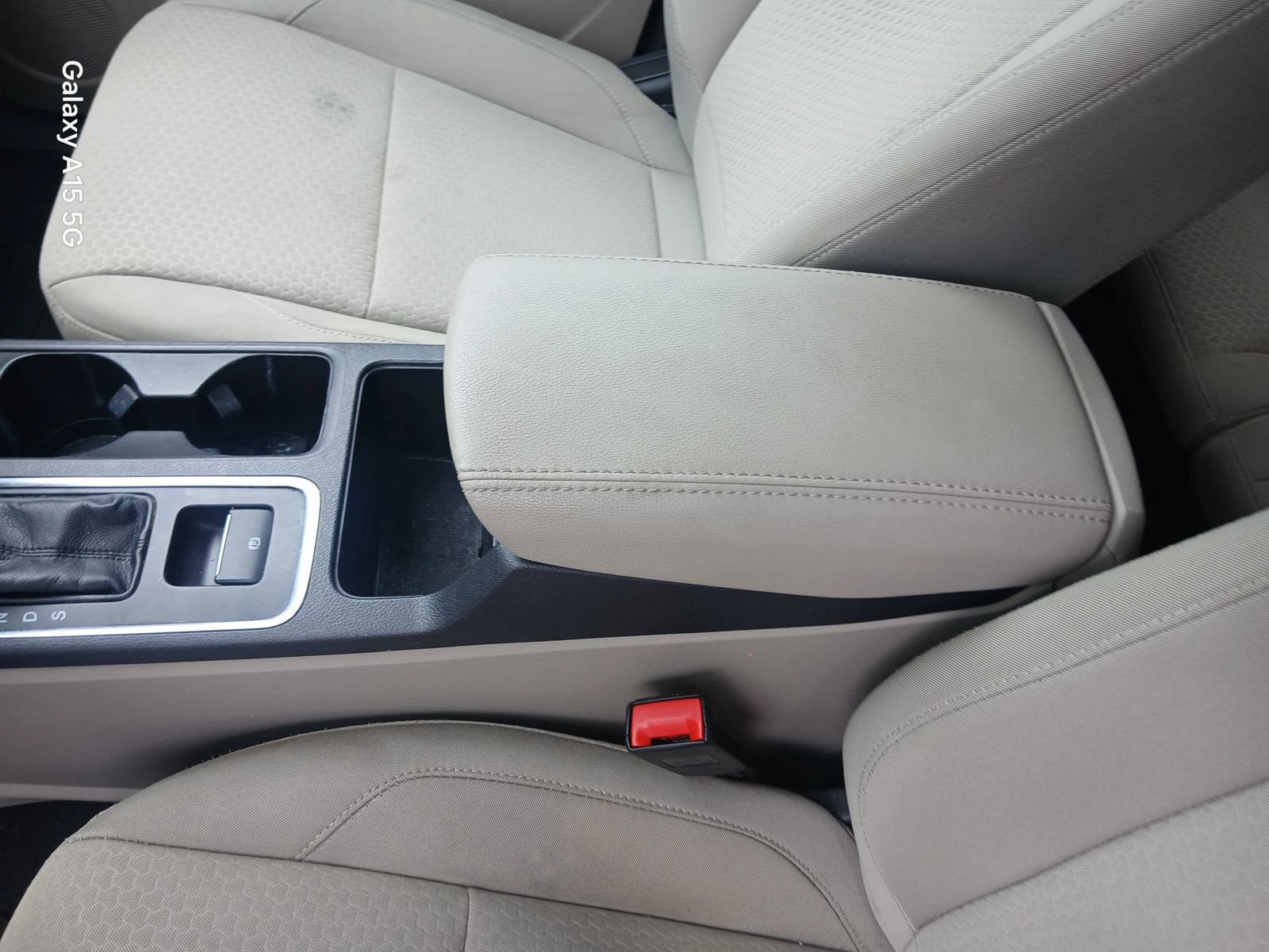 Used 2019 Ford Escape SE FWD image 8