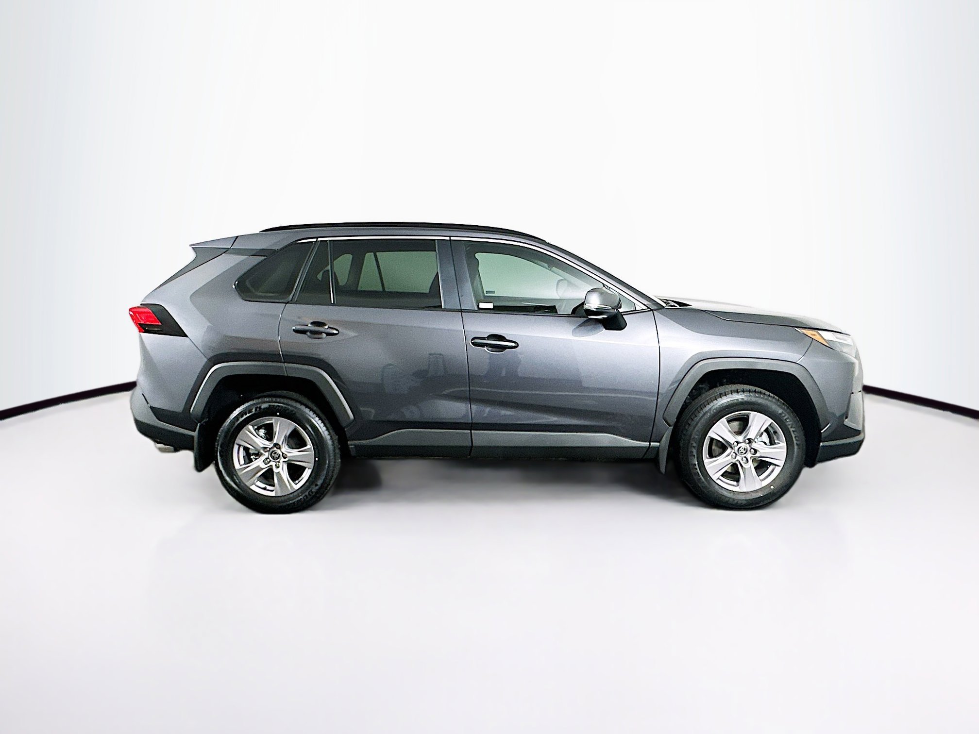 Used 2025 Toyota RAV4 XLE w/ Convenience Package image 10