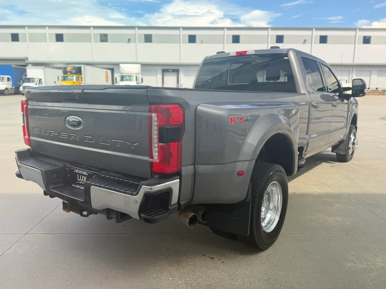 Used 2023 Ford F350 Lariat w/ Lariat Ultimate Package AWD/4WD image 8