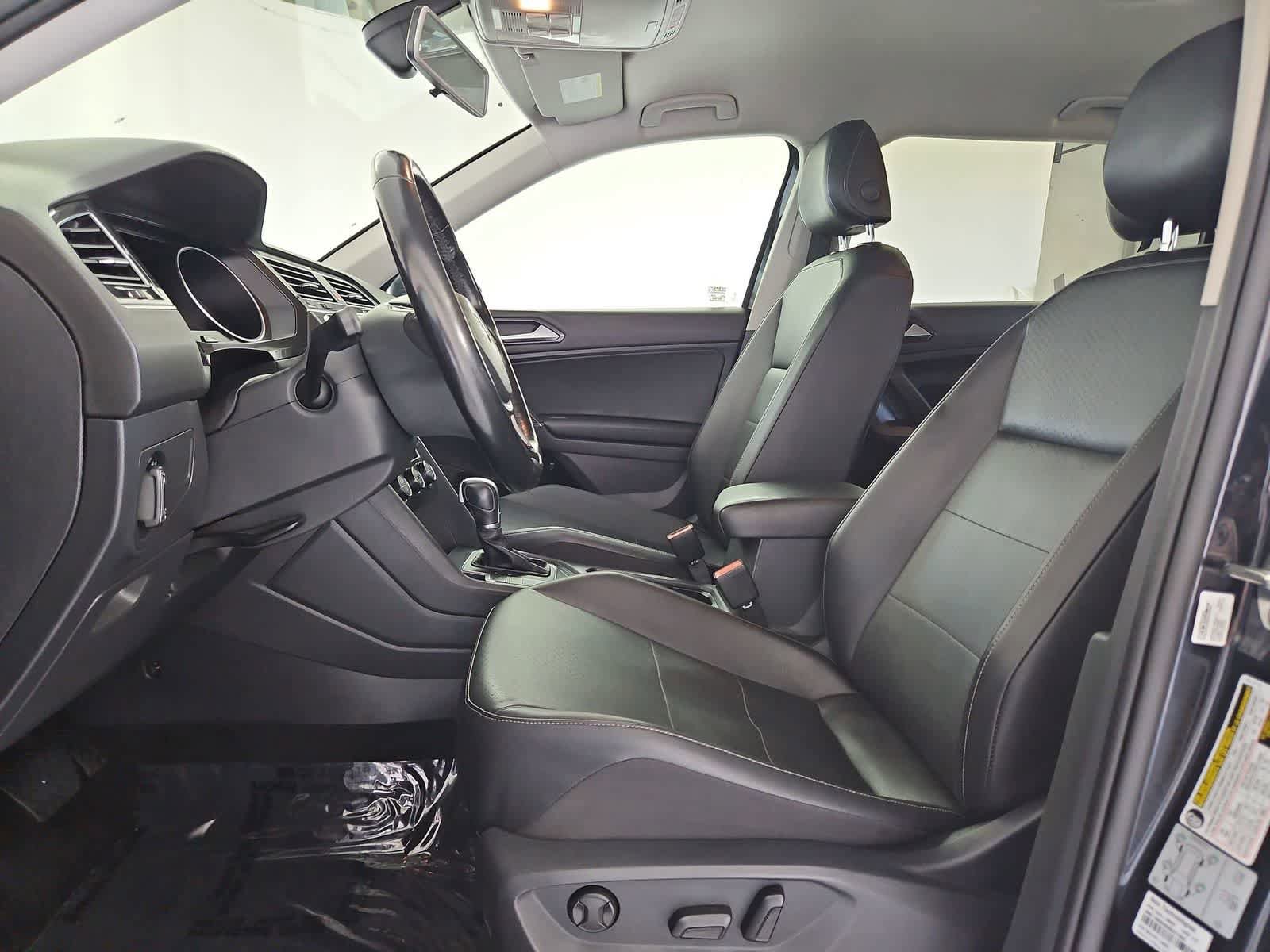 Used 2018 Volkswagen Tiguan SE image 16