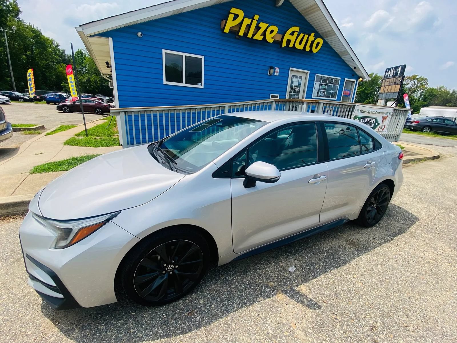 Used 2023 Toyota Corolla SE FWD image 2