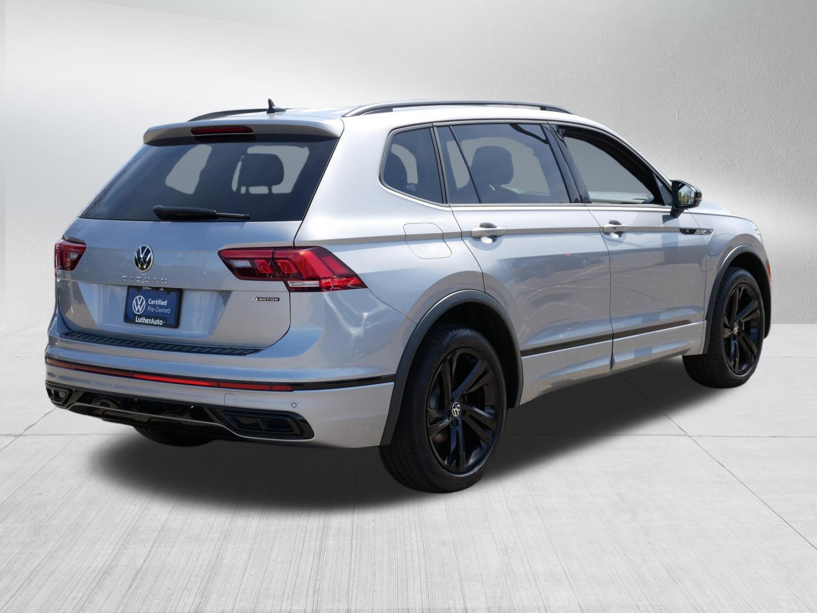 Certified 2023 Volkswagen Tiguan SE R-Line AWD/4WD image 7