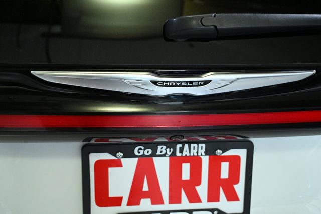Used 2024 Chrysler Pacifica Select image 11