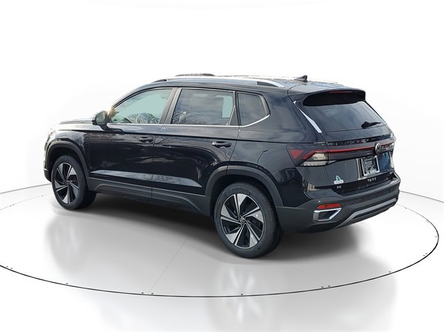 New 2026 Volkswagen Taos SE image 3