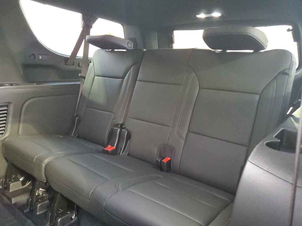 New 2026 Chevrolet Suburban LT w/ Comfort Package image 13