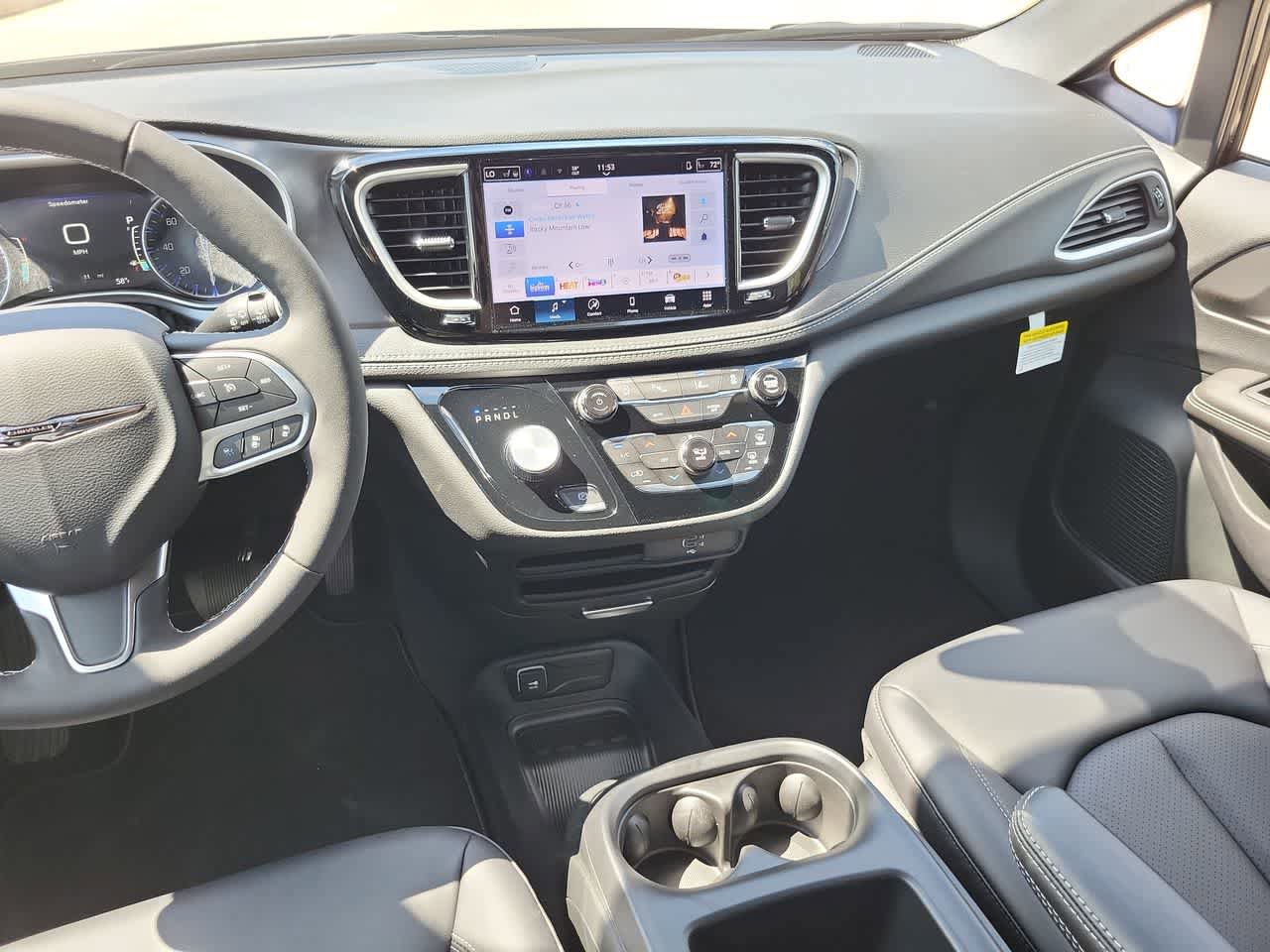 New 2026 Chrysler Pacifica Select FWD image 24