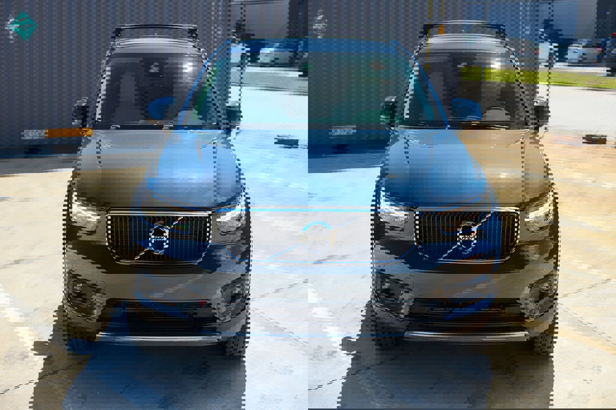 Used 2021 Volvo XC40 T4 Momentum w/ Protection Package Premier image 24