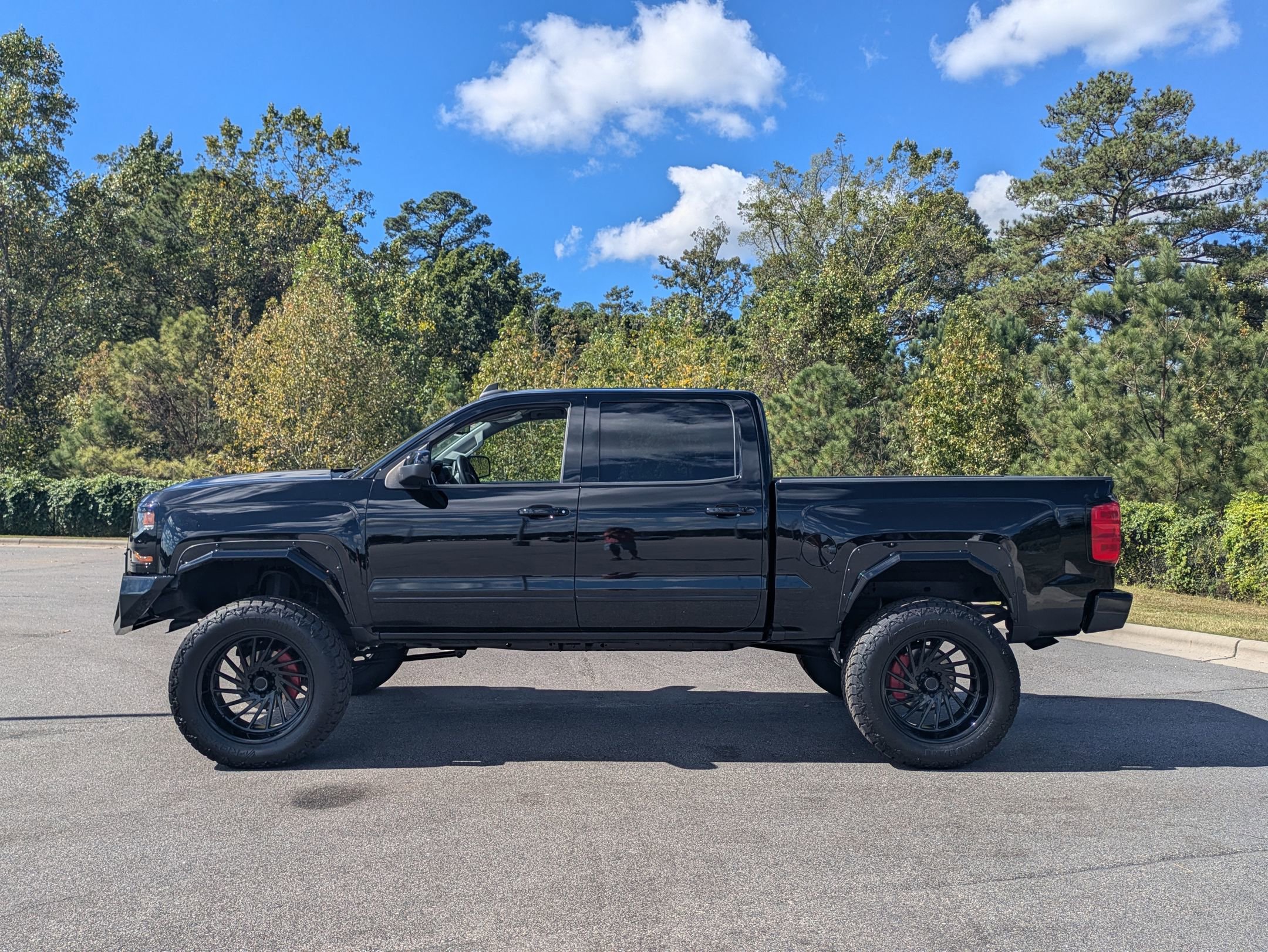 Used 2018 Chevrolet Silverado 1500 LT w/ All Star Edition image 8