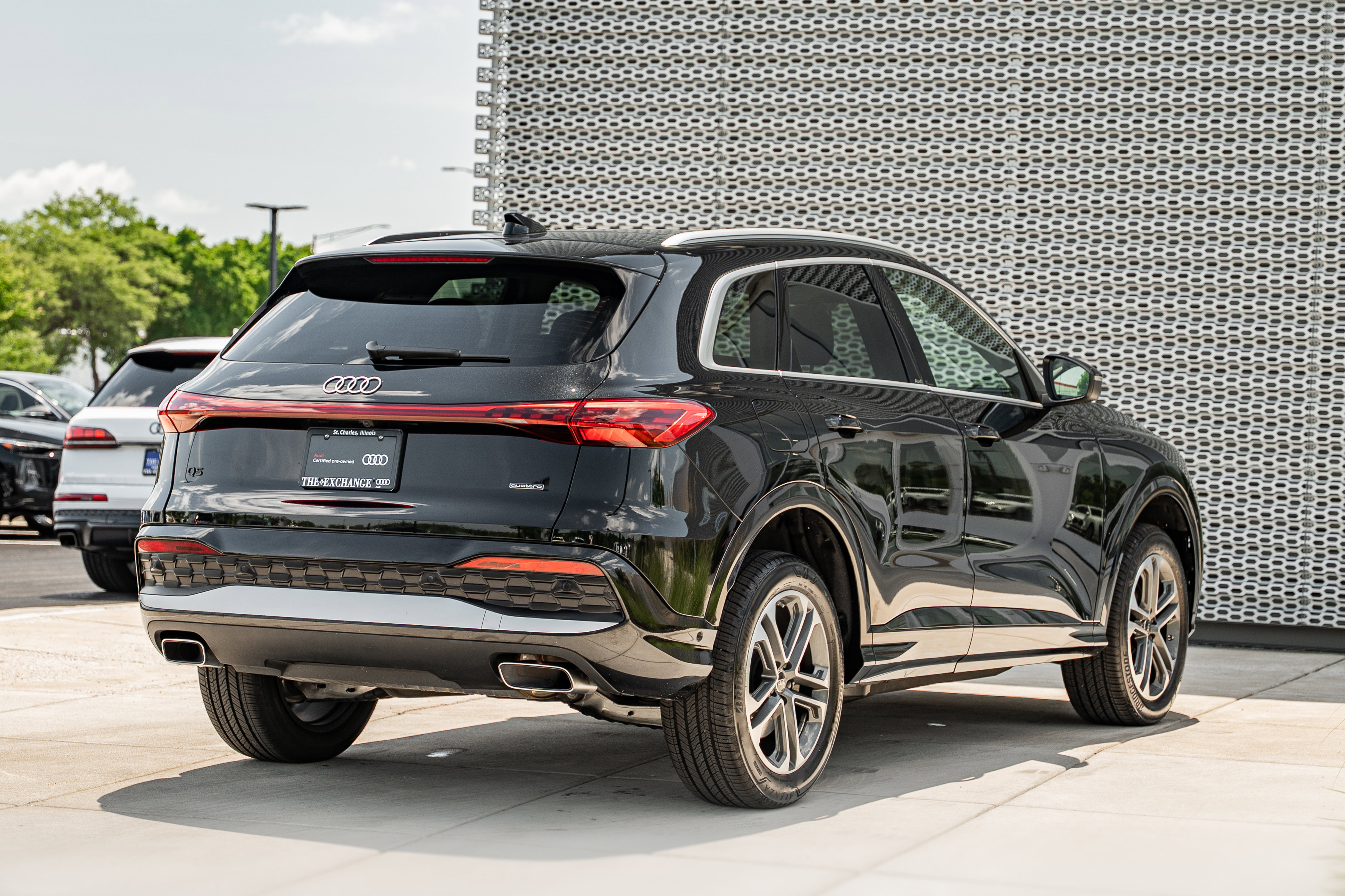 Certified 2025 Audi Q5 Premium w/ Convenience Package AWD/4WD image 4
