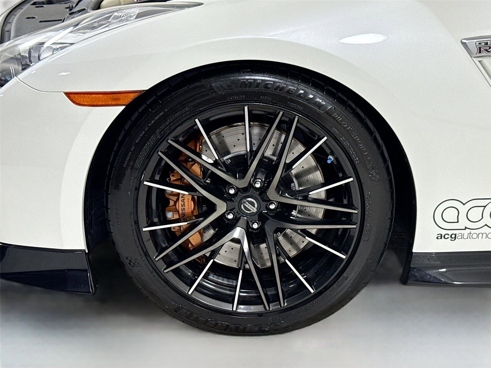 Used 2020 Nissan GT-R Premium image 38