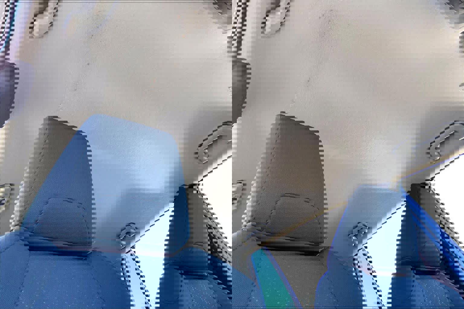 Used 2025 Toyota Corolla Cross LE image 13