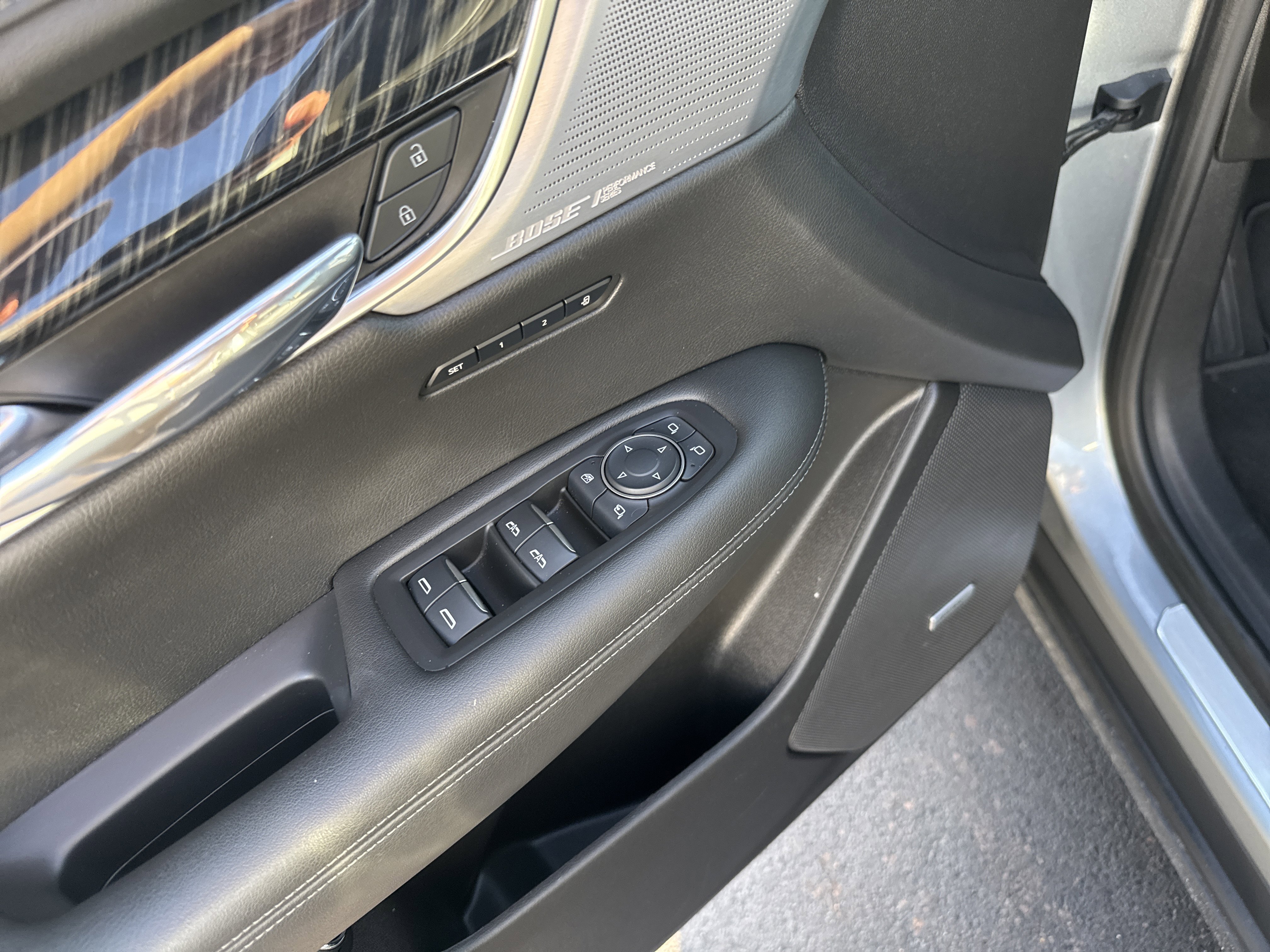 Used 2023 Cadillac XT6 Premium Luxury image 17