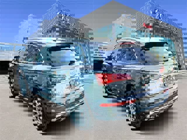 Used 2023 Audi Q5 2.0T Premium w/ Convenience Package image 2