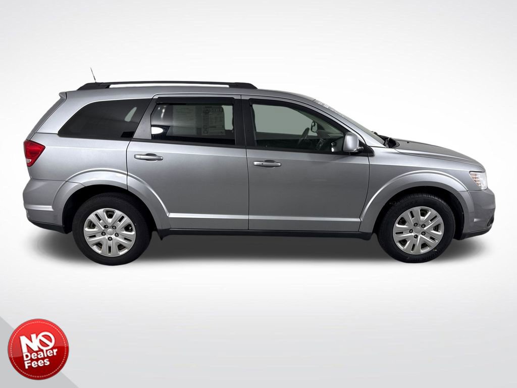Used 2019 Dodge Journey SE w/ Connectivity Group FWD image 2