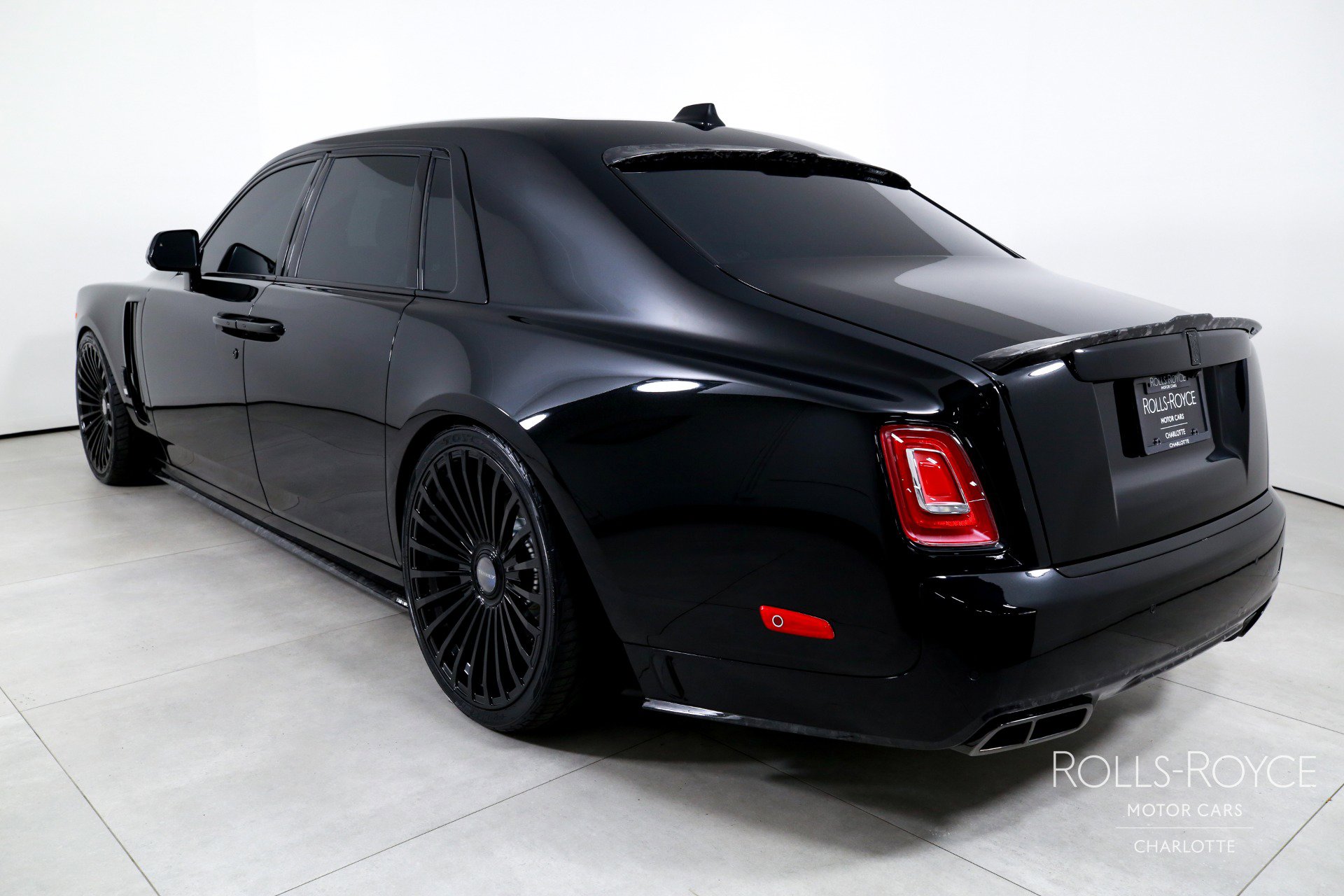 New 2026 Rolls-Royce Phantom Sedan image 8
