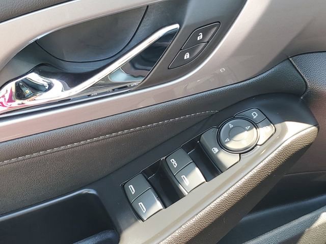 Certified 2023 Chevrolet Traverse LT FWD image 21