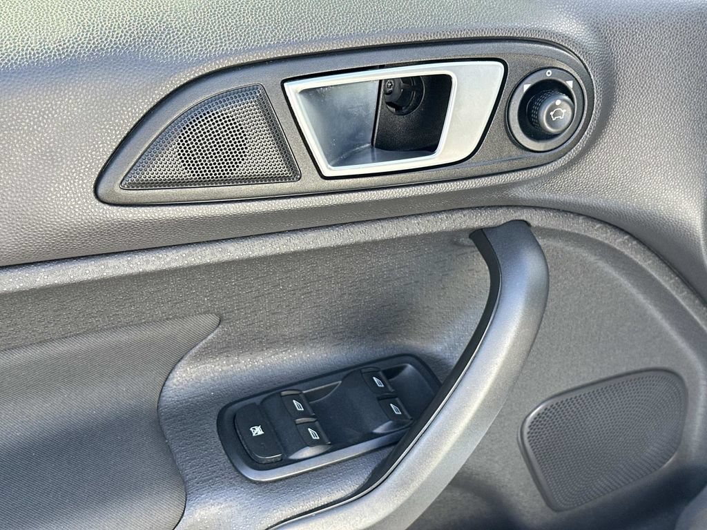 Used 2015 Ford Fiesta ST FWD image 16