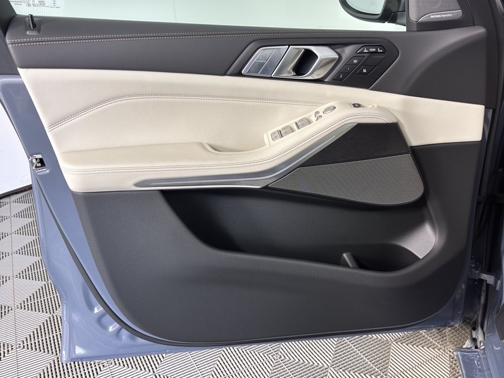 New 2027 BMW X7 xDrive40i AWD/4WD image 14