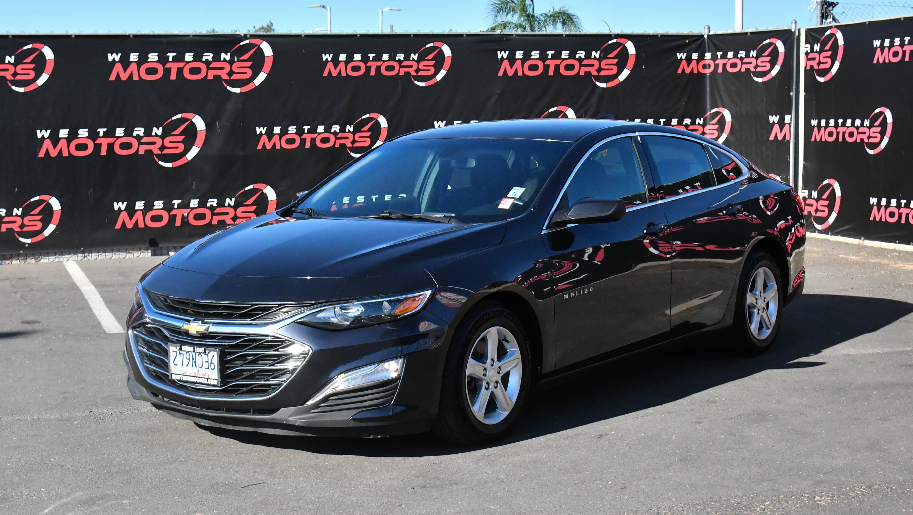Used 2022 Chevrolet Malibu LS FWD image 3