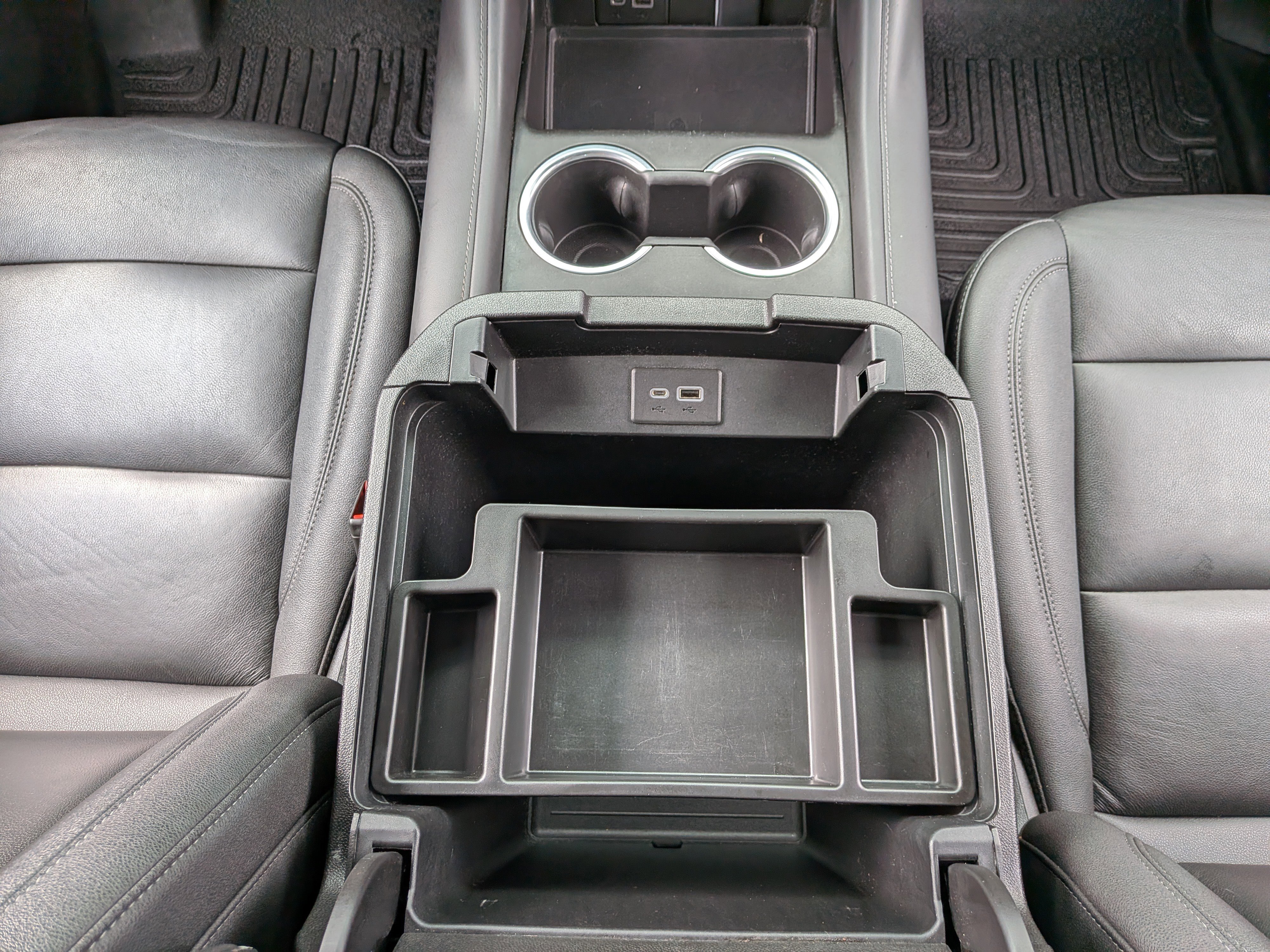 Used 2022 Chevrolet Tahoe LT w/ Luxury Package AWD/4WD image 34