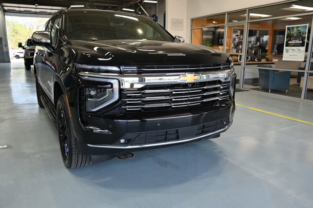 New 2026 Chevrolet Suburban Premier AWD/4WD image 3