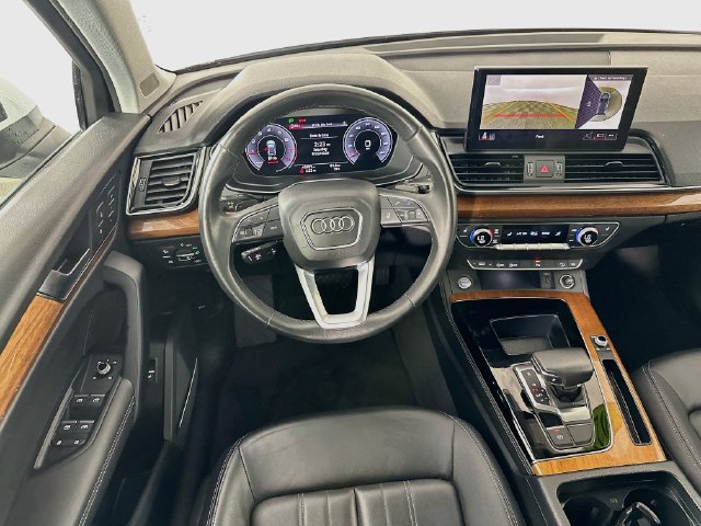 Used 2023 Audi Q5 2.0T Premium Plus w/ Premium Plus Package AWD/4WD image 11