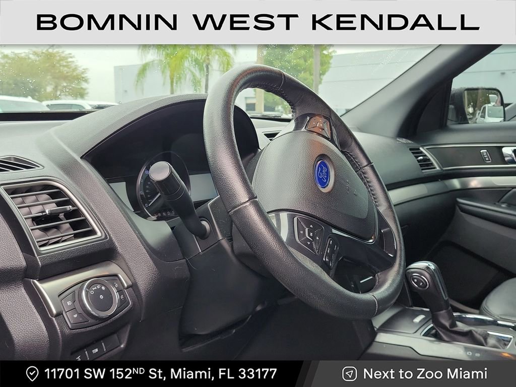 Used 2018 Ford Explorer XLT w/ Equipment Group 202A image 5