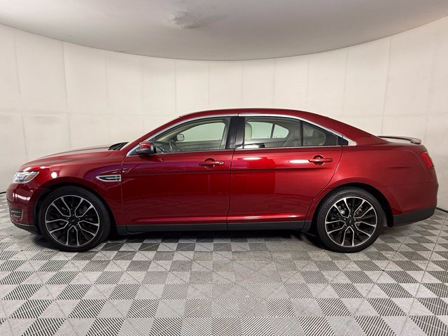 Used 2018 Ford Taurus SEL w/ Equipment Group 201A FWD image 3
