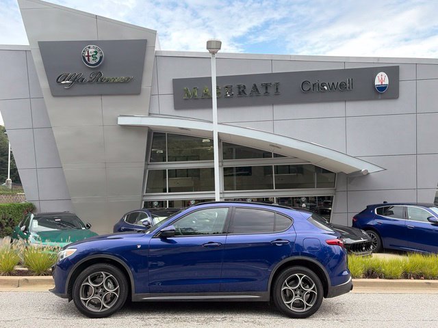 Used 2023 Alfa Romeo Stelvio Ti AWD/4WD image 8