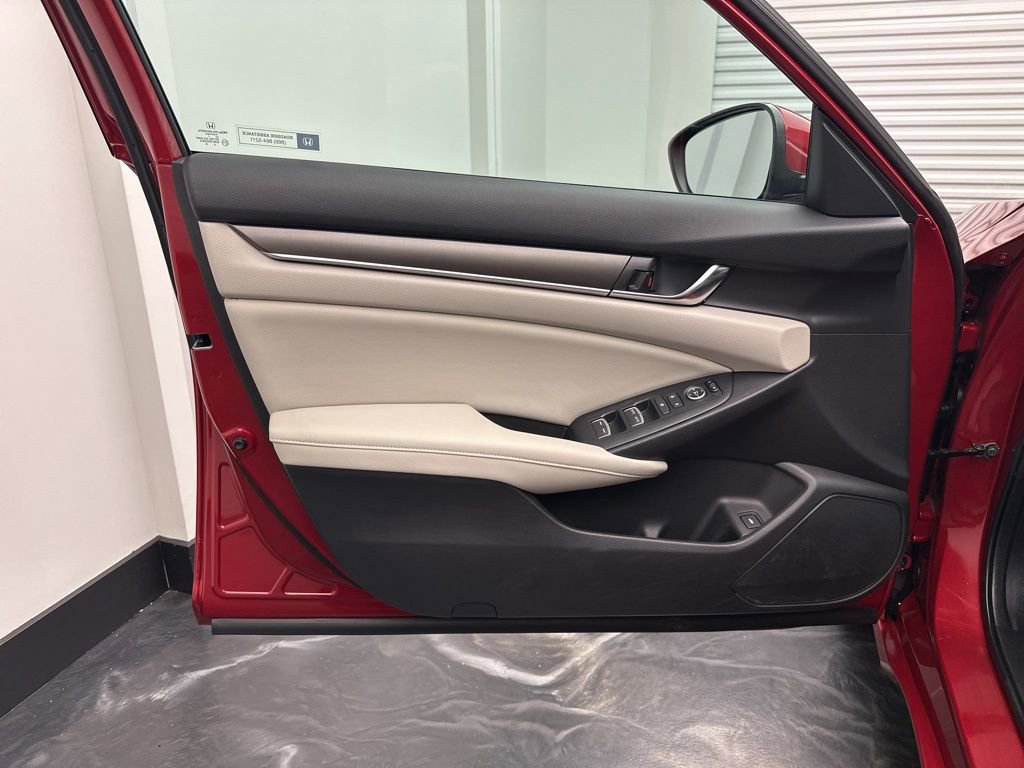Used 2018 Honda Accord LX image 16
