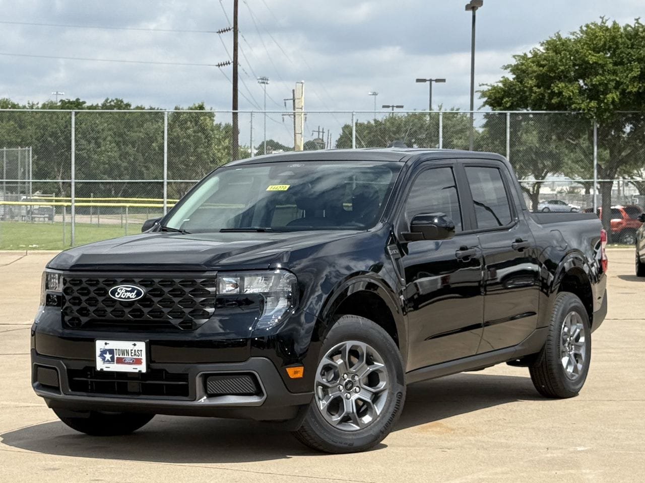 New 2026 Ford Maverick XLT w/ XLT Luxury Package FWD image 2