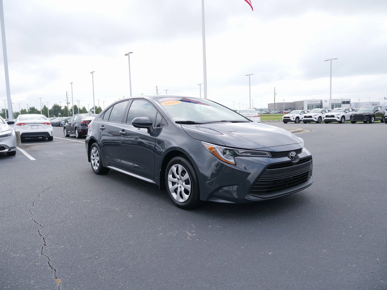 Used 2025 Toyota Corolla LE image 10